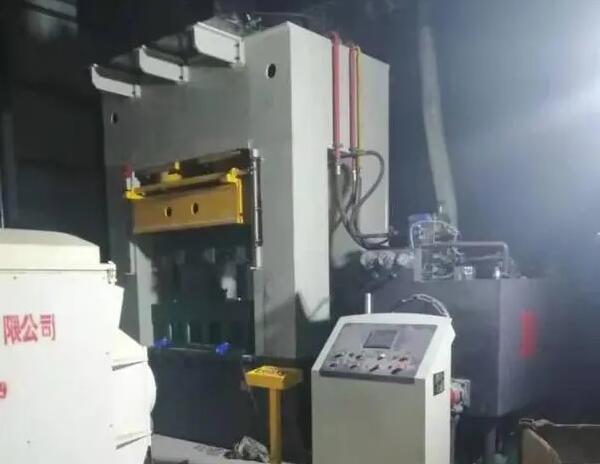 塑料托盤(pán)模壓成型液壓機(jī)